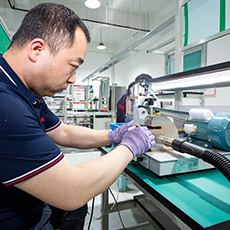 Odstranění izolace měděným drátem